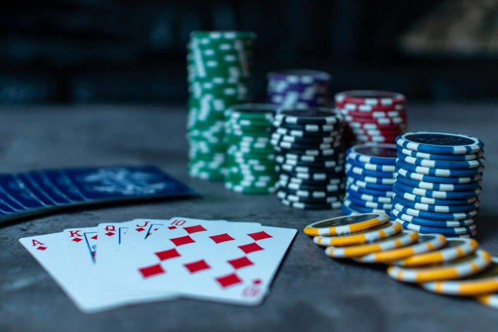 德州撲克玩家必讀:遊戲規則、排型和技巧解說,教你一步步成為撲克高手|贏家娛樂城樂城